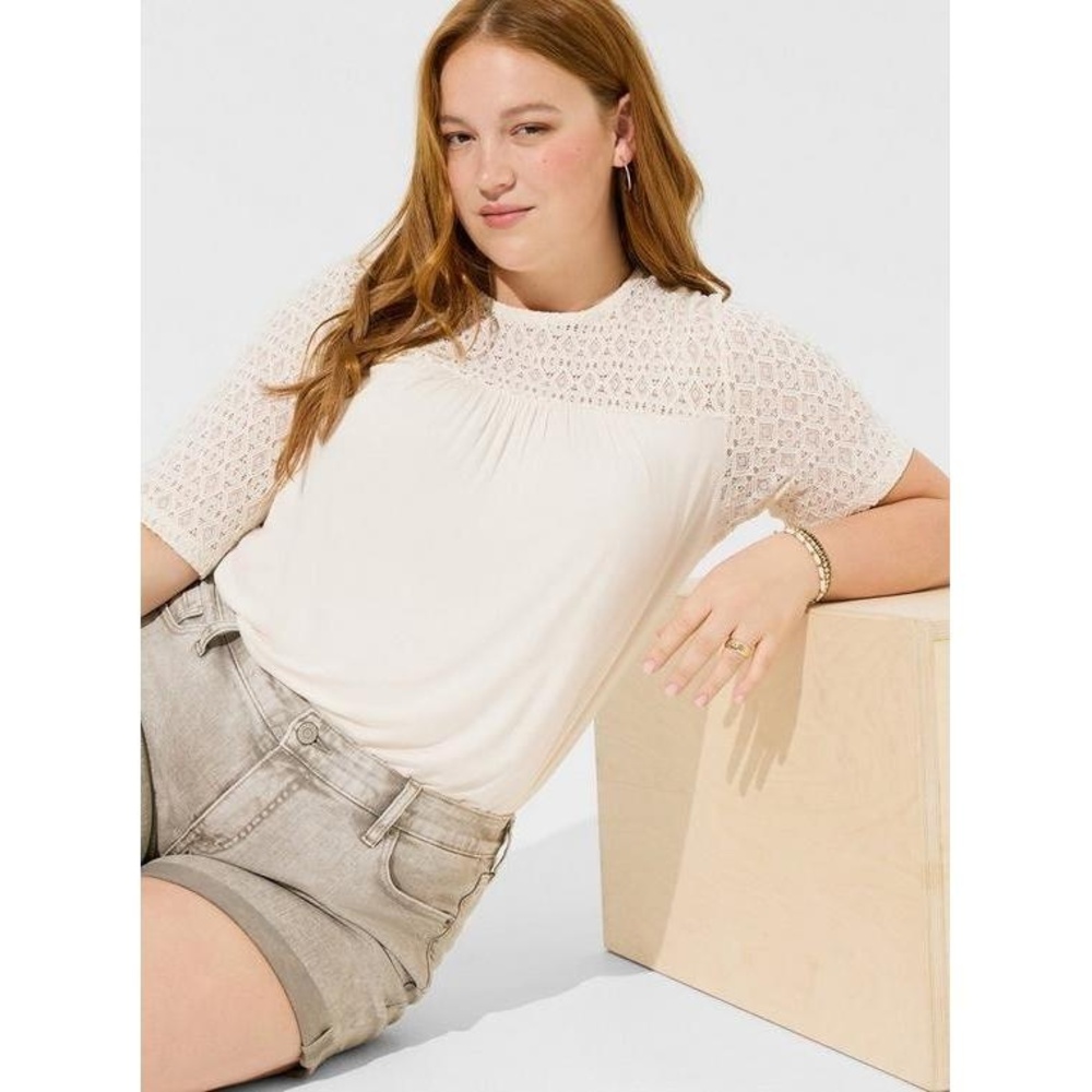 NWT Torrid Super Soft Crew Neck Geo Lace Yoke Elbow Sleeve Top 2X‎